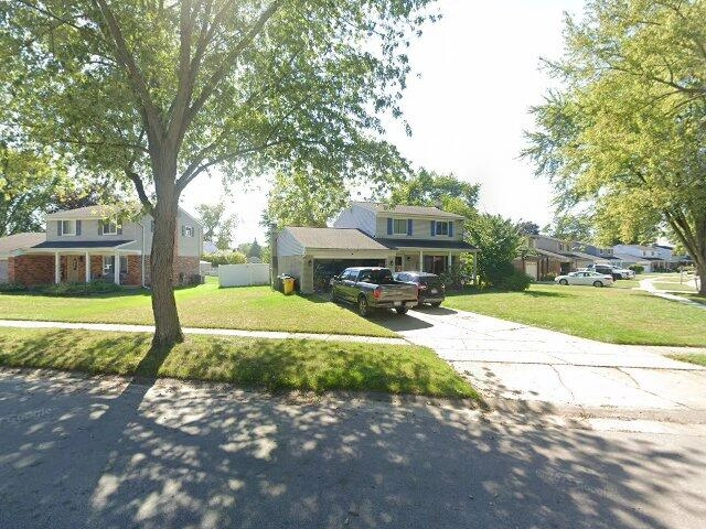 House image located at New Baltimore, MI 48047