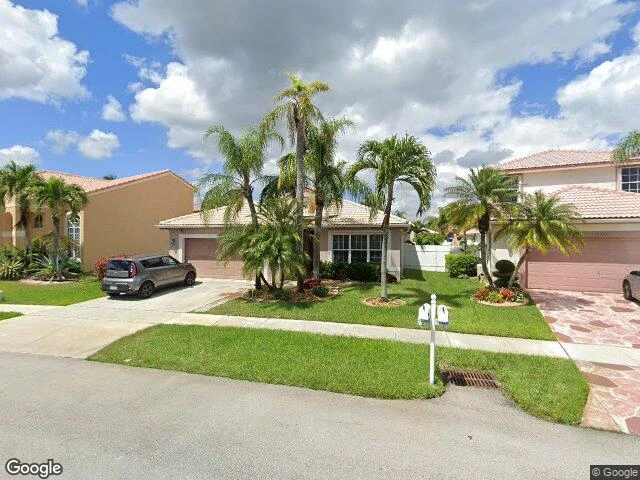 House image located at Hollywood, FL 33029