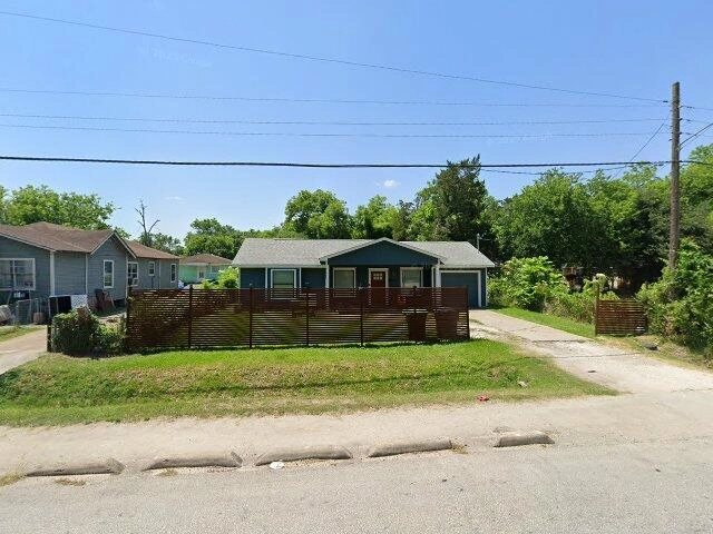 House image located at Houston, TX 77026