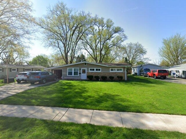 House image located at North Aurora, IL 60542