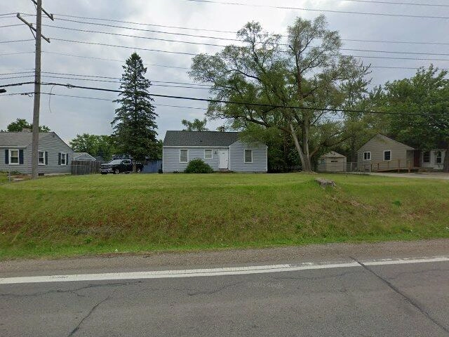 House image located at Waterford, MI 48327