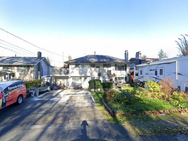 House image located at Seminole, FL 33772