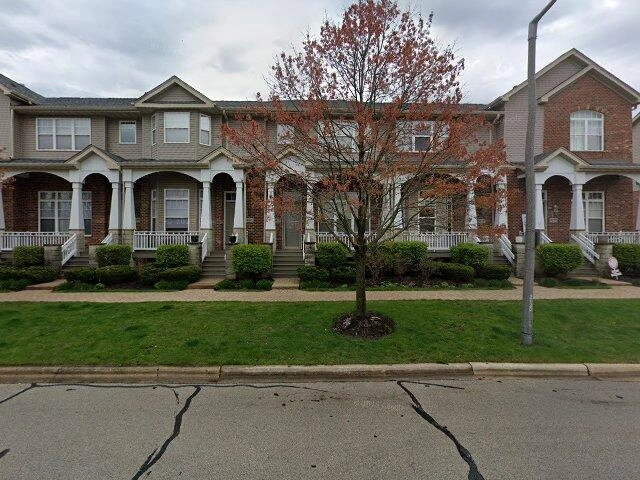 House image located at Lisle, IL 60532