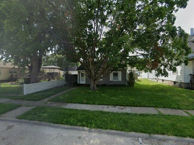 House image located at Davenport, IA 52802