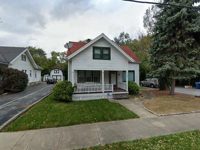 House image located at South Holland, IL 60473