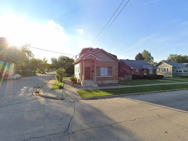 House image located at Elgin, IL 60123