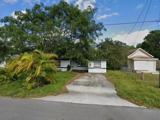 House image located at Hallandale, FL 33009