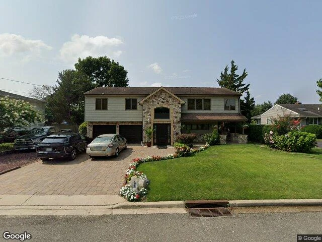House image located at Farmingdale, NY 11735
