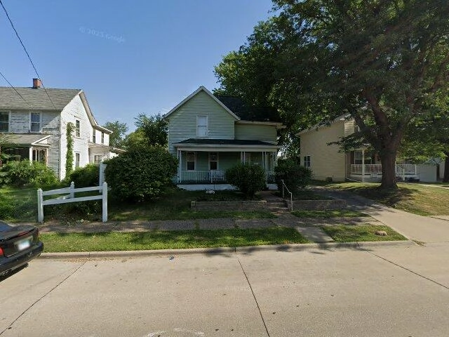 House image located at Moline, IL 61265