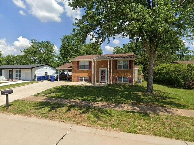 House image located at Fenton, MO 63026