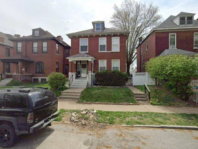 House image located at Saint Louis, MO 63111