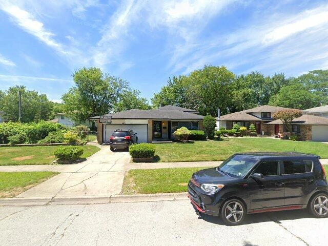 House image located at South Holland, IL 60473