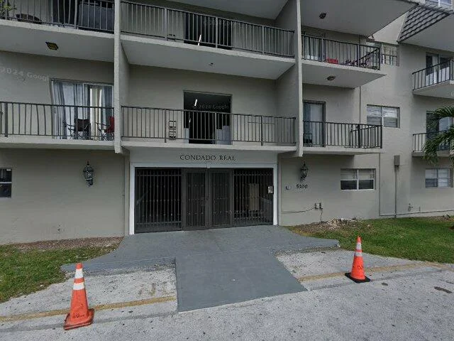 House image located at Hollywood, FL 33023