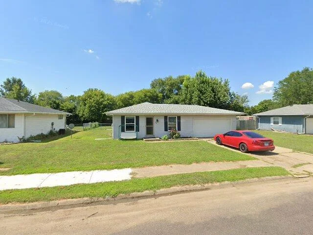 House image located at Pekin, IL 61554