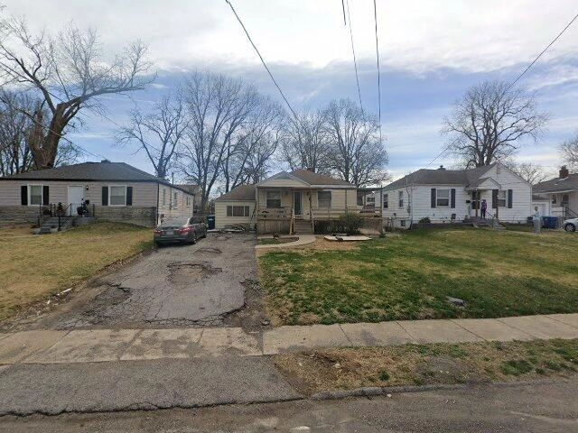 House image located at Saint Louis, MO 63114