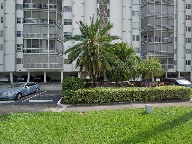 House image located at Hallandale, FL 33009