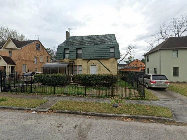 House image located at Houston, TX 77004