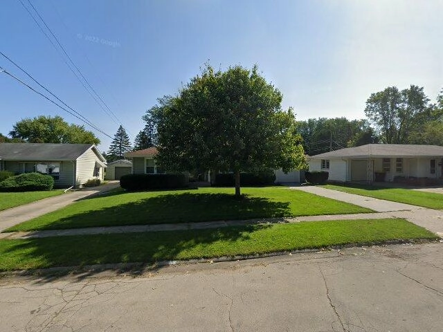 House image located at Freeport, IL 61032