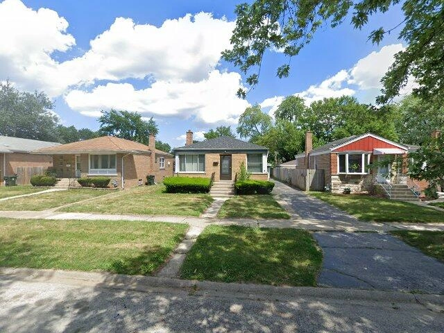 House image located at Dolton, IL 60419