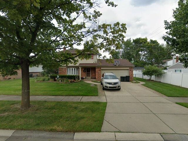 House image located at Livonia, MI 48154