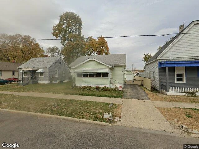 House image located at Peoria, IL 61605