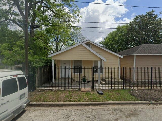 House image located at Houston, TX 77022