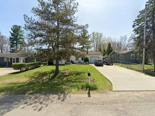 House image located at Fenton, MI 48430