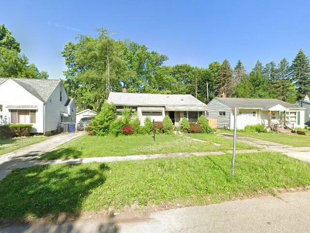 House image located at Flint, MI 48507