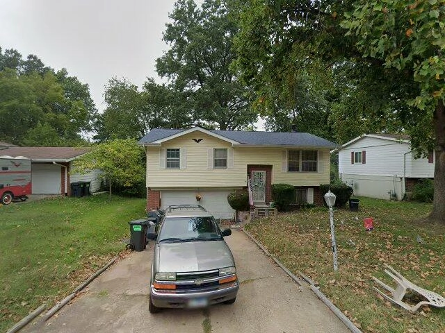 House image located at Belleville, IL 62221