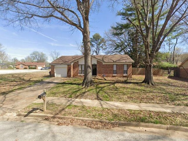 House image located at Memphis, TN 38128
