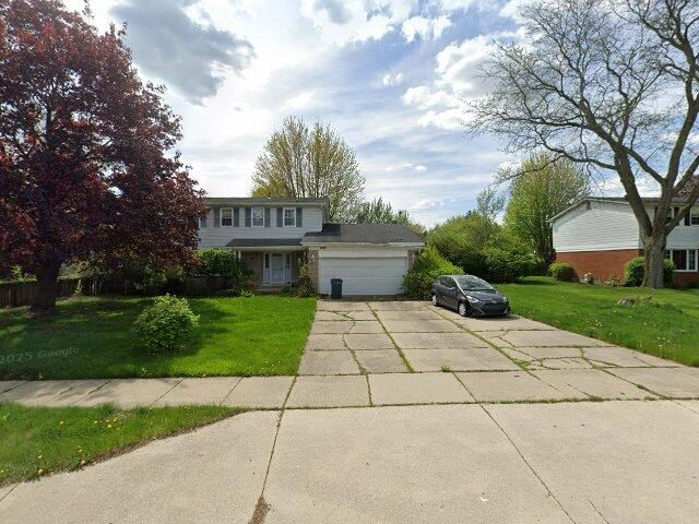 House image located at Troy, MI 48098