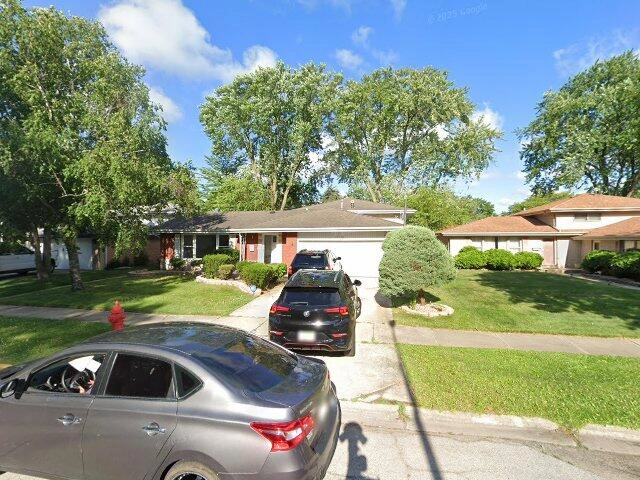 House image located at South Holland, IL 60473