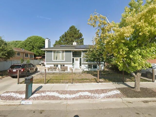 House image located at Trenton, MI 48183