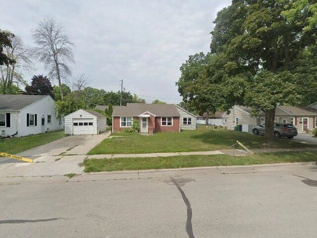 House image located at Green Bay, WI 54302