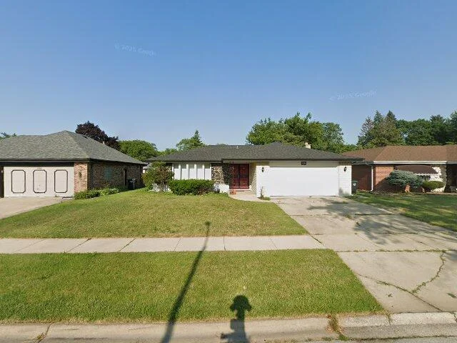 House image located at South Holland, IL 60473