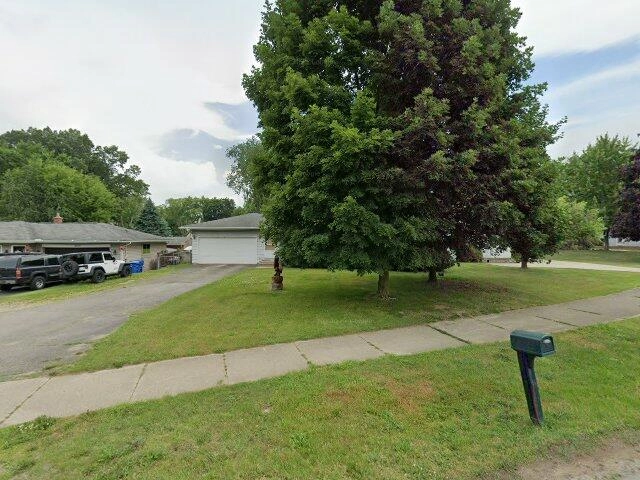 House image located at Waterford, MI 48329