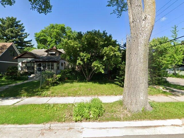 House image located at Minneapolis, MN 55406