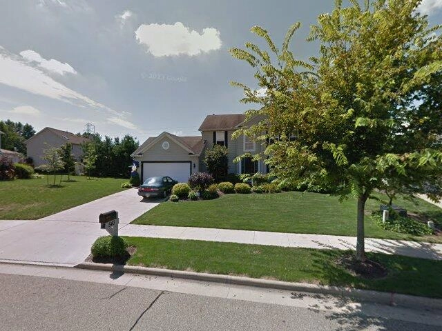 House image located at Akron, OH 44319