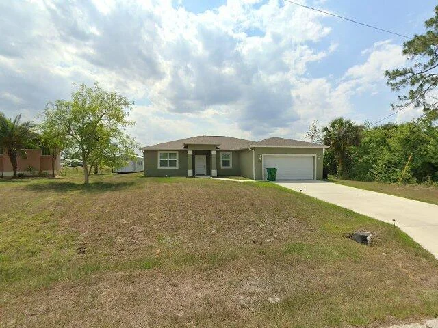 House image located at Labelle, FL 33935