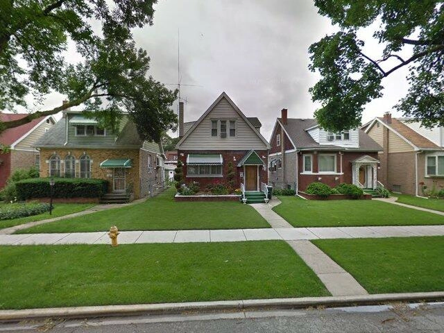 House image located at Broadview, IL 60155