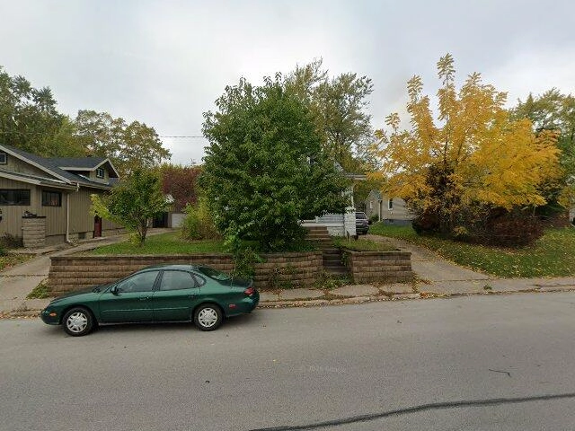 House image located at Rock Island, IL 61201