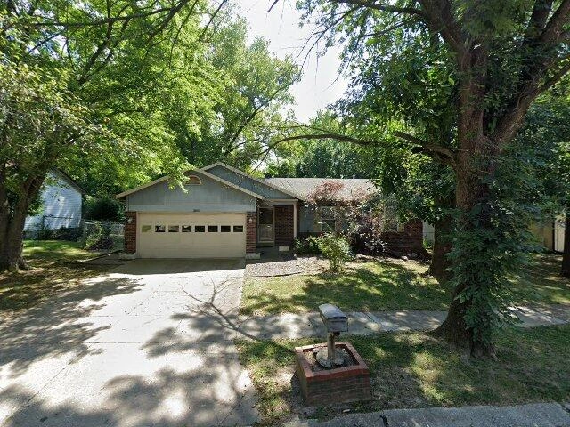 House image located at Florissant, MO 63033