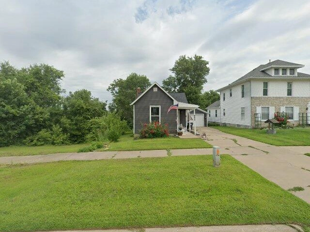 House image located at Clinton, IA 52732