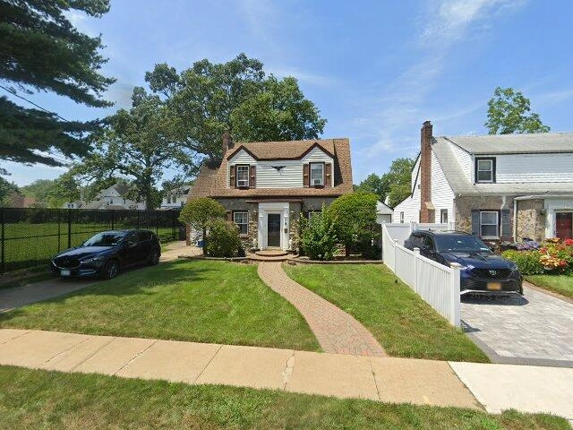 House image located at Freeport, NY 11520