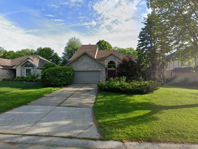 House image located at Rochester, MI 48307