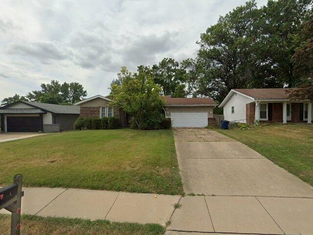 House image located at Florissant, MO 63033