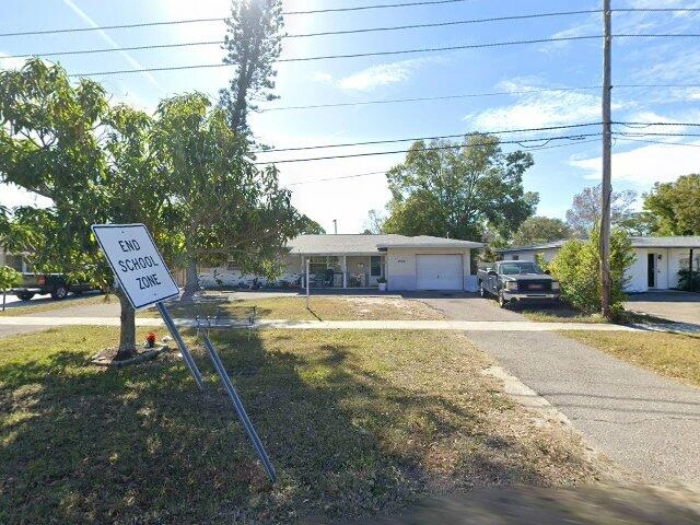 House image located at Saint Petersburg, FL 33712