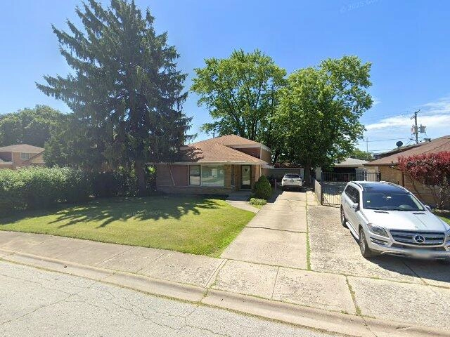 House image located at South Holland, IL 60473