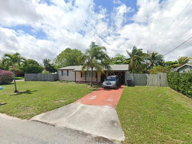 House image located at Lake Worth, FL 33462