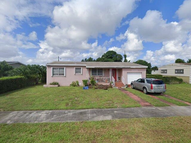 House image located at Miami, FL 33150